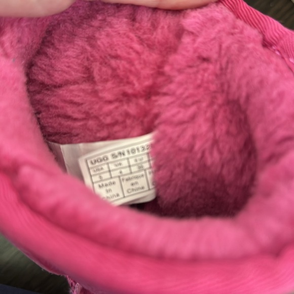 Hot pink size 5 UGGs, EUC! - Picture 8 of 9